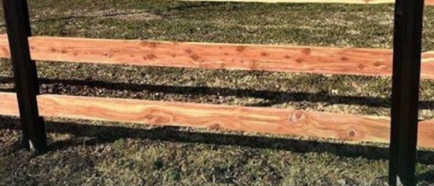 Highplains ranch rail fence